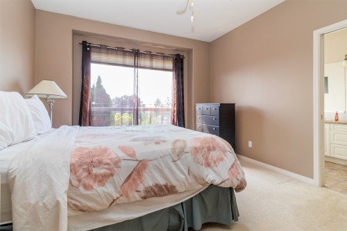 843 Lone Pine Drive, Kelowna, BC 