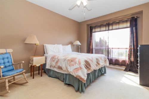 843 Lone Pine Drive, Kelowna, BC 