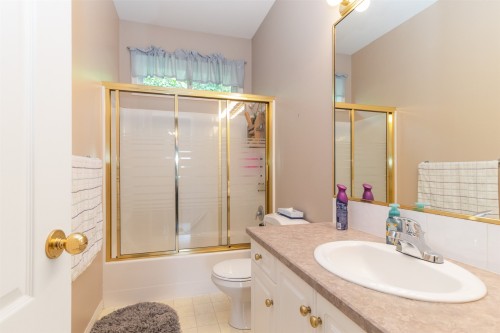 843 Lone Pine Drive, Kelowna, BC 