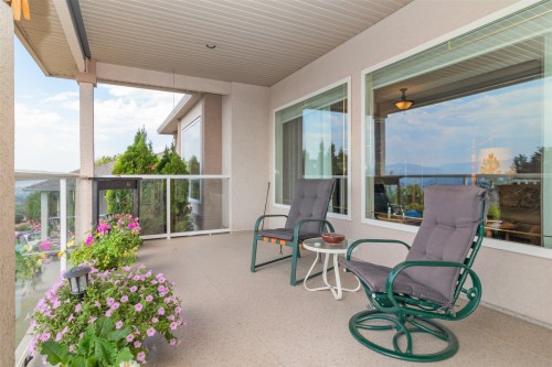 843 Lone Pine Drive, Kelowna, BC 