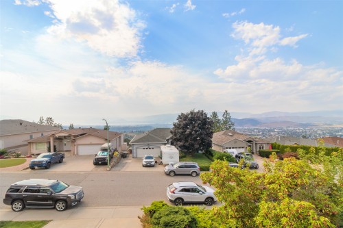 843 Lone Pine Drive, Kelowna, BC 