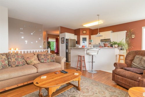 843 Lone Pine Drive, Kelowna, BC 