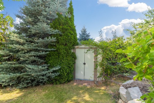 843 Lone Pine Drive, Kelowna, BC 