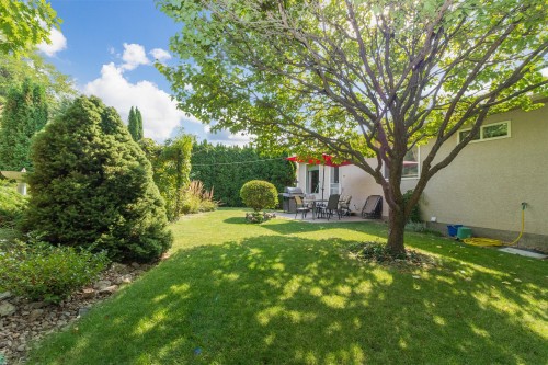 843 Lone Pine Drive, Kelowna, BC 
