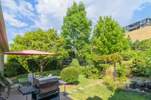 843 Lone Pine Drive, Kelowna, BC 