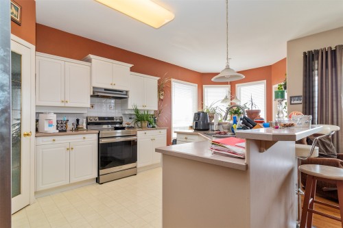 843 Lone Pine Drive, Kelowna, BC 