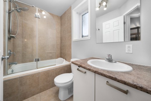 Salle de bains - 5900 Rue Charpentier, Brossard, QC 