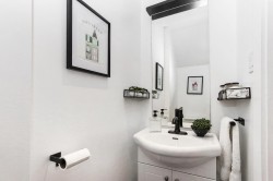 Powder room - 