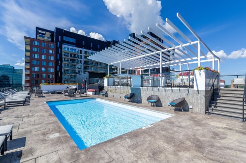 Piscine - 803-5505 Boul. Du Quartier, Brossard, QC 
