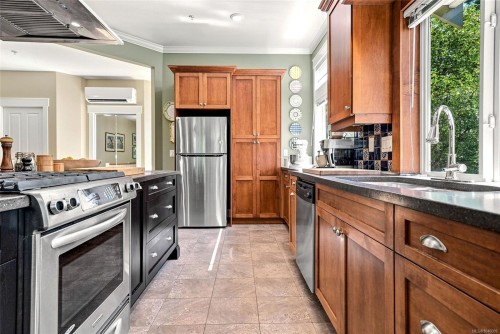 5790 Garnet Pl, Nanaimo, BC 