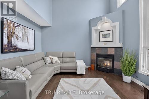 Family Room with Gas Fireplace - 57 Golflinks Drive, Ottawa, ON 