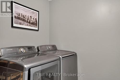Laundry/Mud Room with Garage access - 57 Golflinks Drive, Ottawa, ON 