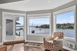 #118-1807 Beaufort Ave  Comox, BC V9M 1R9