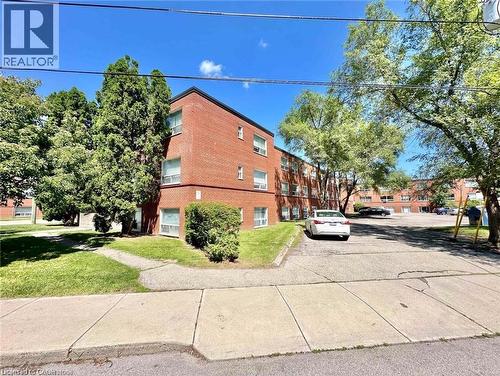 37 MERICOURT Road Unit# 305 , Hamilton, Ontario L8S 2N5 2