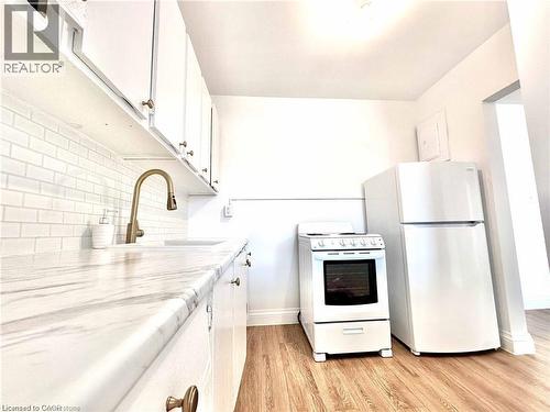 37 MERICOURT Road Unit# 305 , Hamilton, Ontario L8S 2N5 3