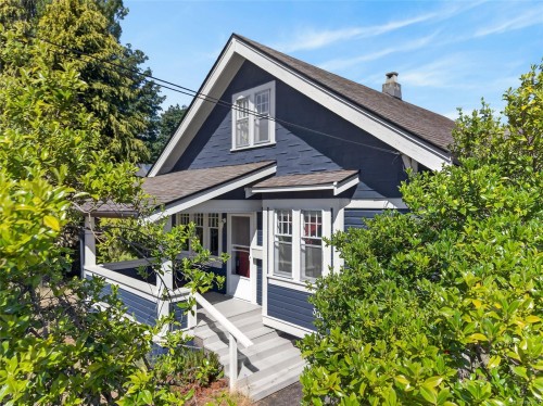307 3Rd St, Courtenay, BC 