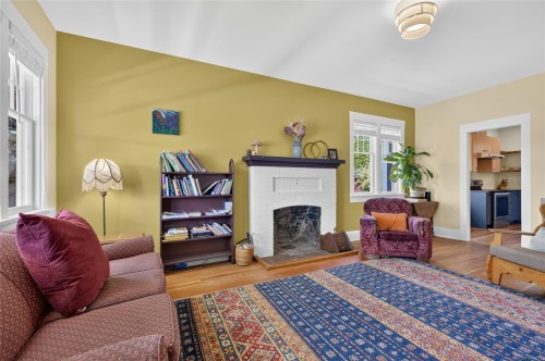 307 3Rd St, Courtenay, BC 