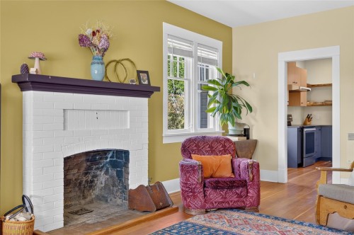307 3Rd St, Courtenay, BC 