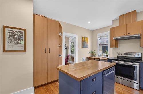 307 3Rd St, Courtenay, BC 
