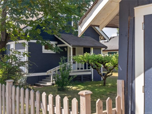 307 3Rd St, Courtenay, BC 