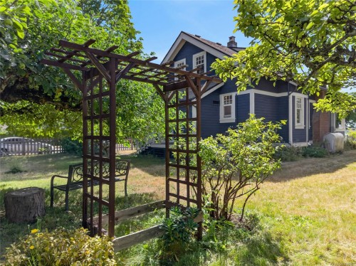 307 3Rd St, Courtenay, BC 