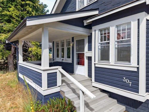 307 3Rd St, Courtenay, BC 