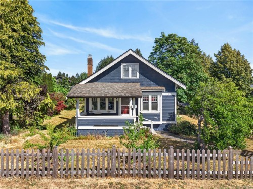 307 3Rd St, Courtenay, BC 
