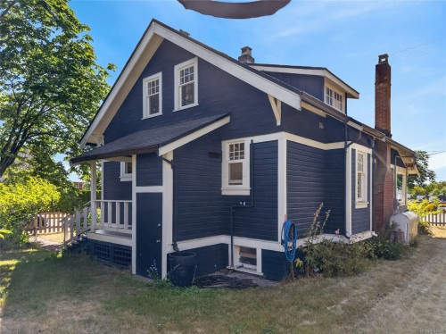 307 3Rd St, Courtenay, BC 