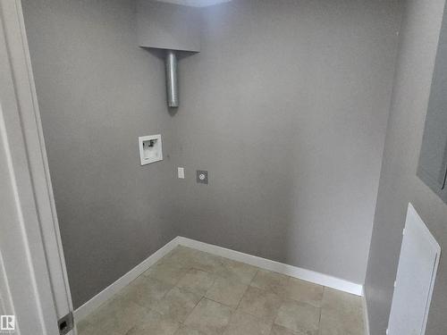 2207 44 Av Nw, Edmonton, AB 