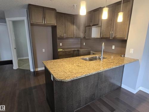 2207 44 Av Nw, Edmonton, AB 