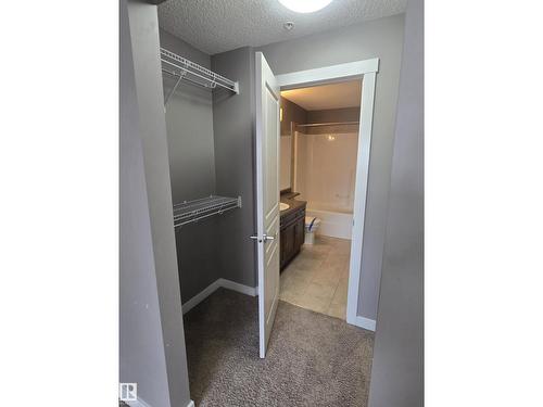 2207 44 Av Nw, Edmonton, AB 