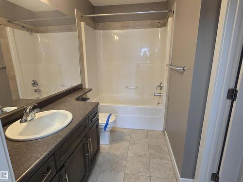 2207 44 Av Nw, Edmonton, AB 