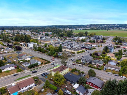 504 17Th St, Courtenay, BC 