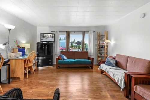 504 17Th St, Courtenay, BC 
