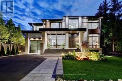 533 CARSON LANE  Oakville, ON L6J 6M3