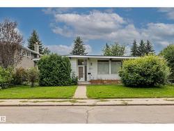 12107 40 AV NW  Edmonton, AB T6J 0S4