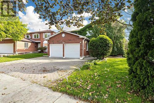 43 TOPHAM CRESCENT  Richmond Hill, ON L4C 9H1