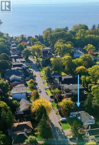 954 BEECHWOOD AVENUE  Mississauga, ON L5G 4E2