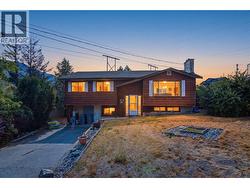 815 KAMBIA Crescent  Kamloops, BC V2B 7M8