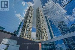 6606 - 100 HARBOUR STREET Toronto, ON M5J 2T5