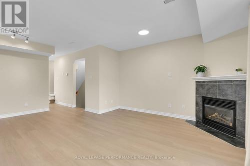 64 Mayflower Private, Ottawa, ON 