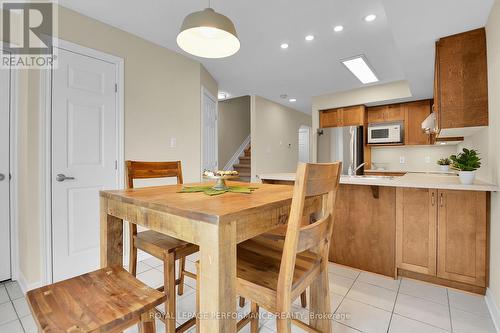 64 Mayflower Private, Ottawa, ON 