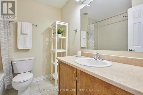 64 Mayflower Private, Ottawa, ON 