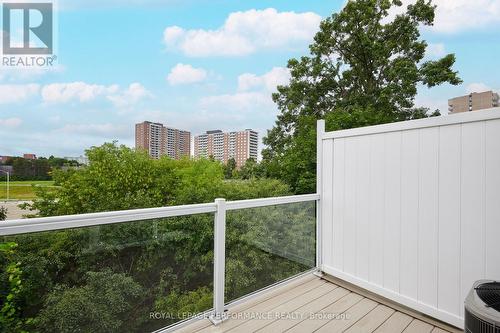 64 Mayflower Private, Ottawa, ON 