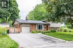 528 SPRUCEHILL Avenue Waterloo, ON N2L 4V7