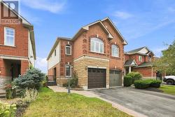 8 SLATER COURT Hamilton, ON L8B 0K8