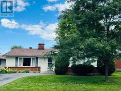 2154 DUTTON CRESCENT  Ottawa, ON K1J 6K4