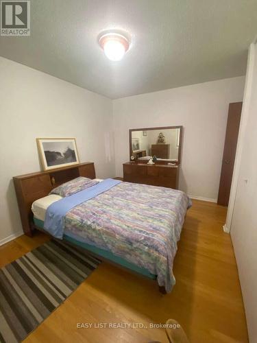 2154 Dutton Crescent, Ottawa, ON 