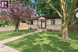27 FRANK Street  Brantford, ON N3T 5C8