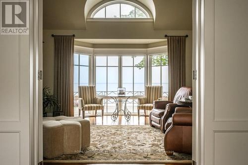 6 Ennisclare Drive W, Oakville, ON 